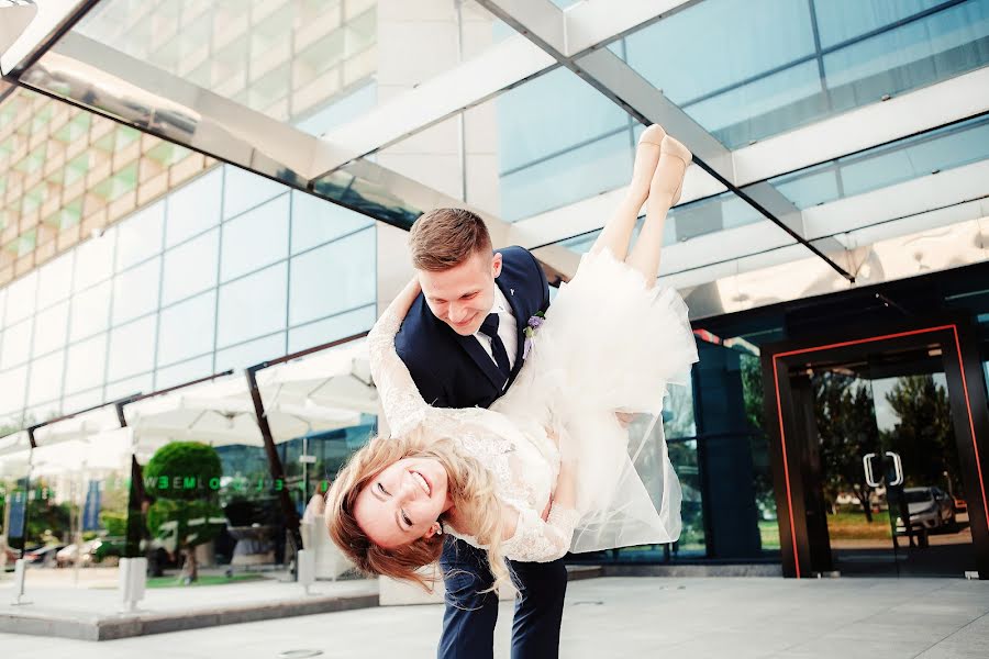 Fotógrafo de casamento Anna Bukreeva (annabook). Foto de 18 de junho 2016