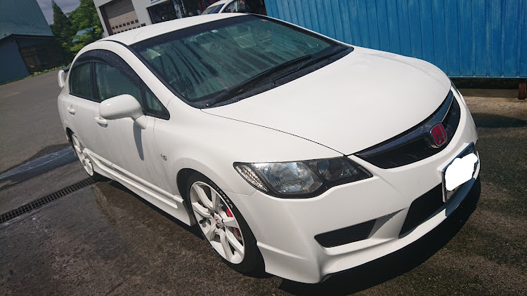 シビックのシビック タイプR FD2・洗車・Red Bull・シフトノブ交換に関するカスタム事例の投稿画像1枚目