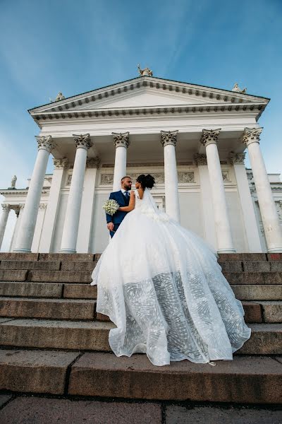 Свадебный фотограф Ринат Ямаев (izhairguns). Фотография от 28 апреля 2019