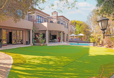 Maison avec piscine et jardin 16