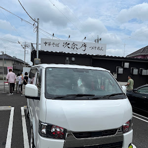 ハイエースバン GDH206V