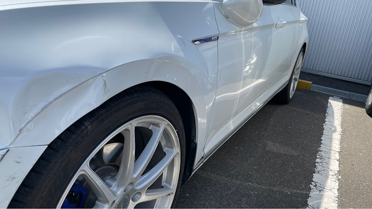 パサートのもらい事故・入ってればよかった、車両保険・絵心・どこいった？に関するカスタム事例の投稿画像7枚目