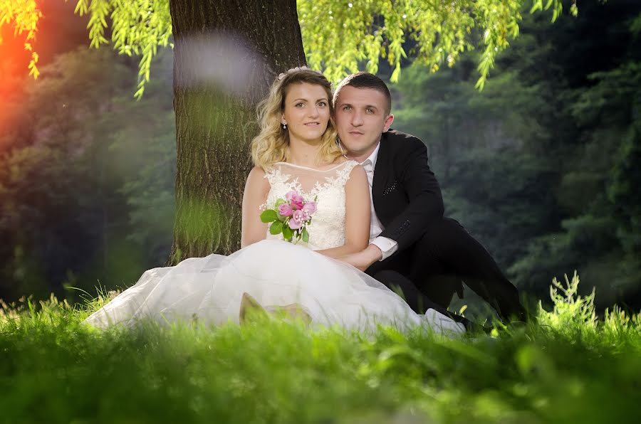 Fotógrafo de casamento Cristian Sorin (simbolmediavisi). Foto de 11 de setembro 2016