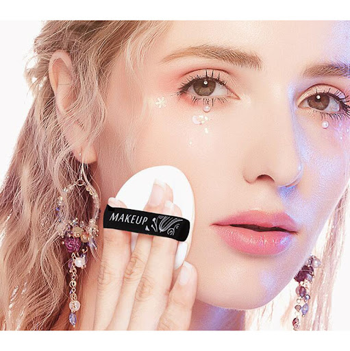 Title 4, Three-piece Lip Glaze Makeup for a Perfect Pout...