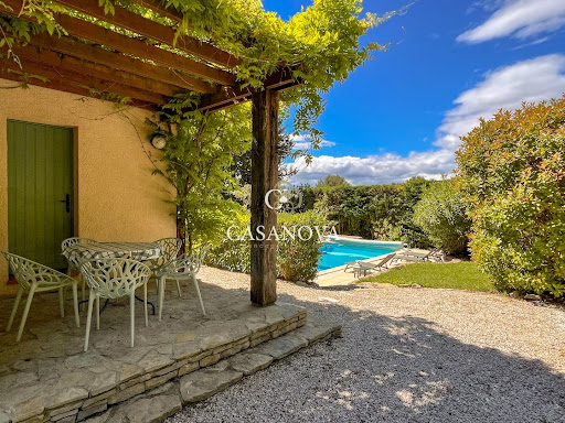 Maison avec piscine et terrasse 4
