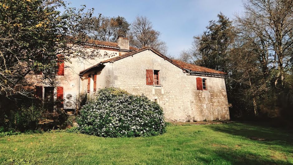 Vente moulin   à Blanzaguet-Saint-Cybard (16320), 349 800 €