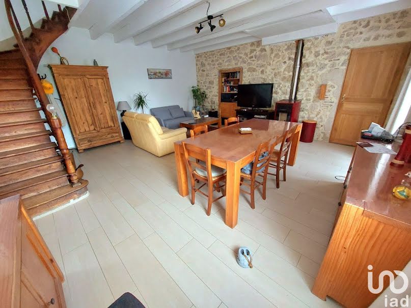 Vente maison 4 pièces 146 m² à Saint-Vivien (24230), 269 990 €