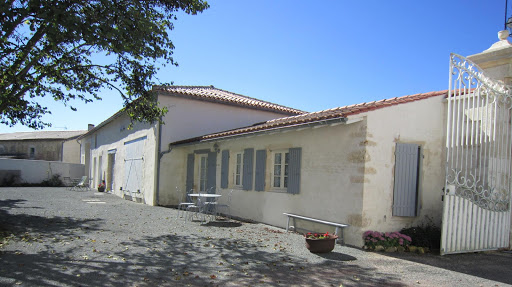 Le Clos de la Garenne Guest House