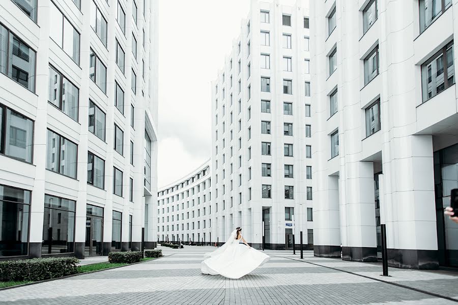 Wedding photographer Vitaliy Ushakov (ushakovitalii). Photo of 17 March 2021