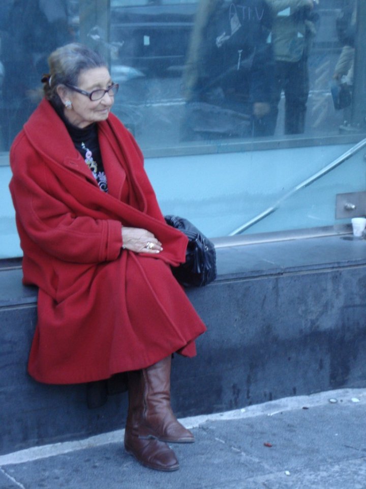 Nonna in rosso di rouge