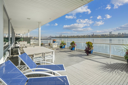 Terrace with city and river view - Apartment / penthouse rental in Edgewater, 3 bedrooms