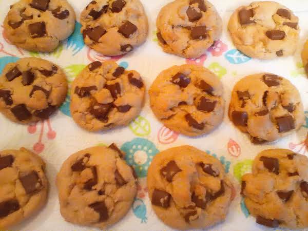 Perfect Bakery-Style Chocolate Chunk Cookies