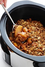 Slow Cooker Apple Crisp was pinched from <a href="https://www.gimmesomeoven.com/slow-cooker-apple-crisp/" target="_blank" rel="noopener">www.gimmesomeoven.com.</a>