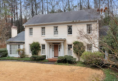 Maison avec piscine et jardin 11