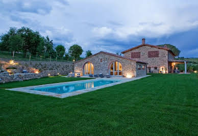 Villa with pool 3