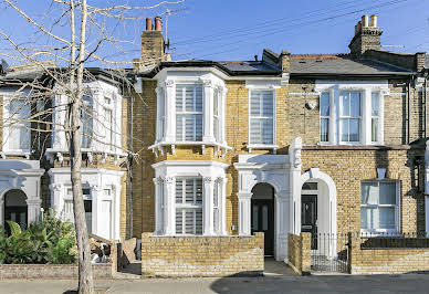 Maison avec terrasse 1