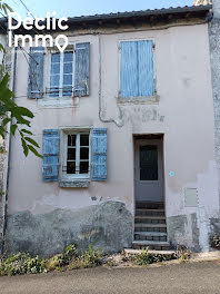 maison à Saint-Sauvant (17)