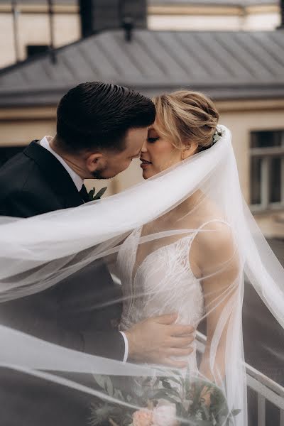 Wedding photographer Polina Khanteeva (lovinphoto). Photo of 9 October 2022