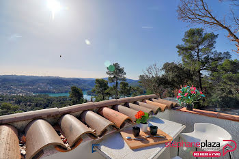 villa à Esparron-de-Verdon (04)