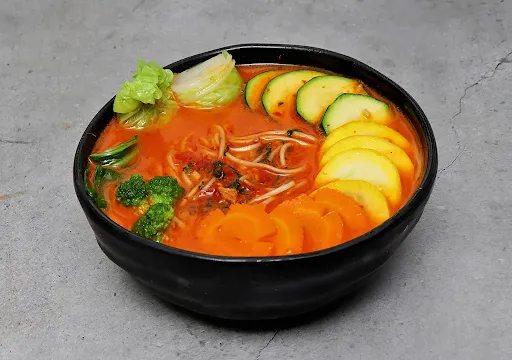 Veg Sour And Spice Ramen