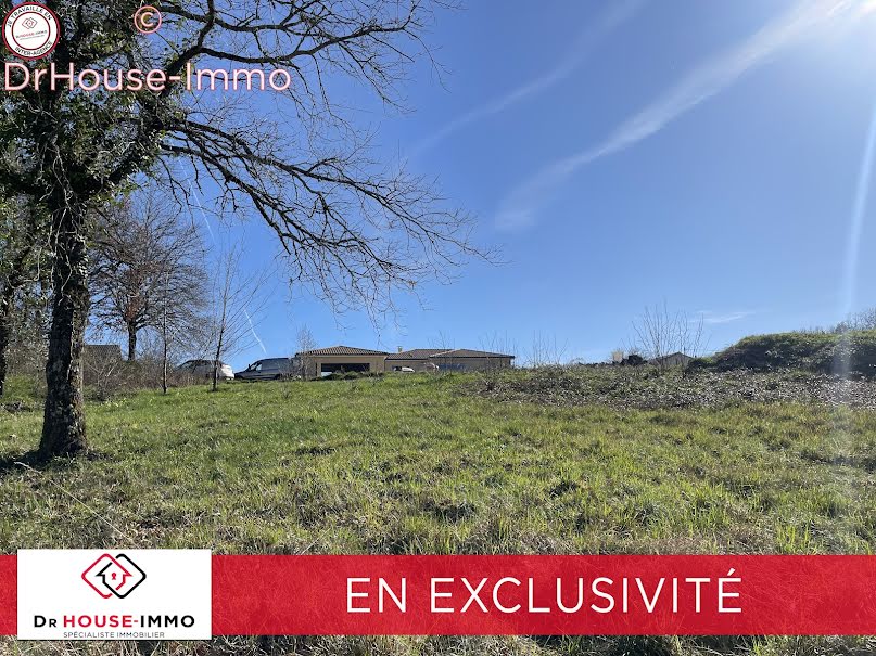 Vente terrain  4691 m² à Bassillac (24330), 30 000 €