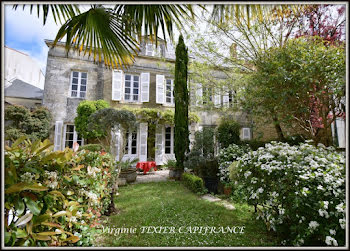 maison à Saint-Jean-d'Angély (17)