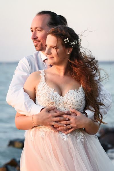 Wedding photographer Anett Bakos (anettphoto). Photo of 23 July 2022