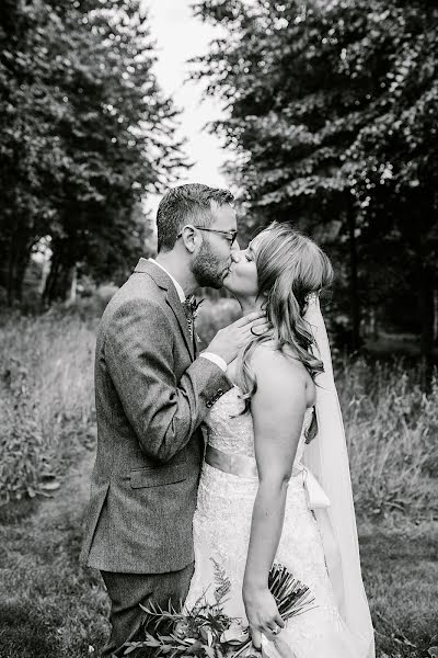 Fotografo di matrimoni Katherine Ashdown (katherineashdown). Foto del 1 luglio 2019