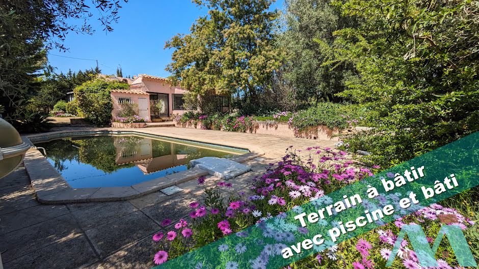 Vente terrain  648 m² à Le Castellet (83330), 347 000 €