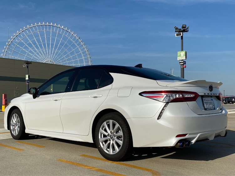 カムリのカムリ・usdm・立体駐車場の屋上・カスタム前・コロナウイルスに関するカスタム事例の投稿画像5枚目