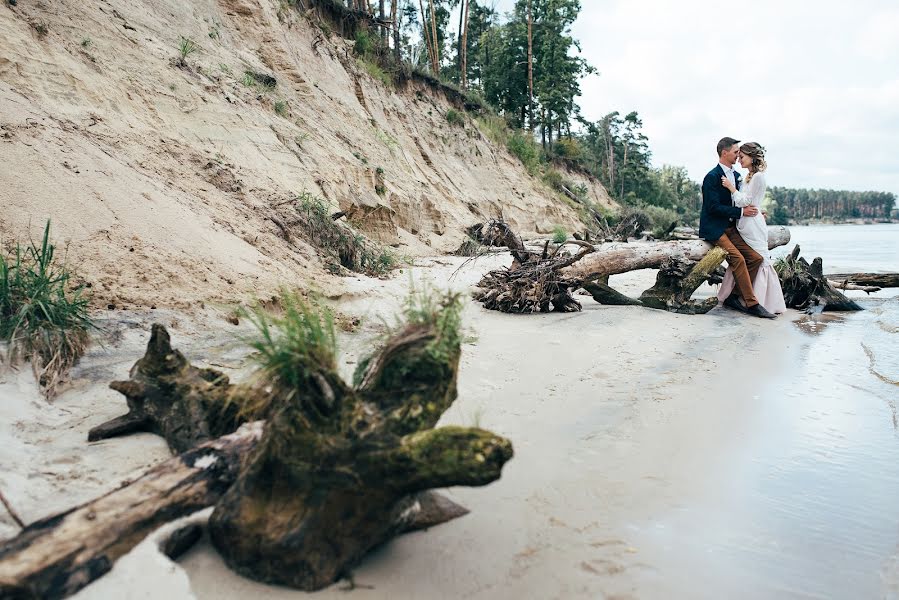 Wedding photographer Nazariy Karkhut (karkhut). Photo of 20 November 2017