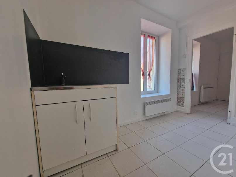 Location  appartement 2 pièces 34.8 m² à Guérigny (58130), 316 €