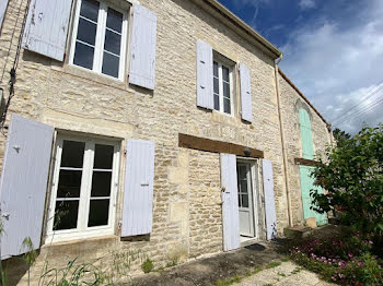 maison à Surgères (17)