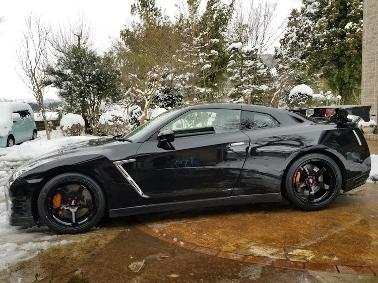 NISSAN GT-RのGT-R・R35・GTウィングに関するカスタム事例の投稿画像2枚目