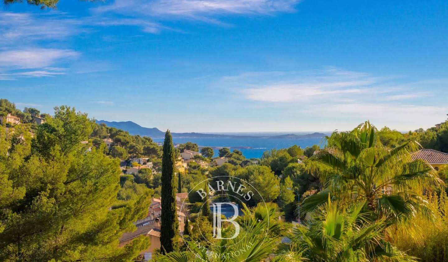 Villa with pool and terrace Bandol