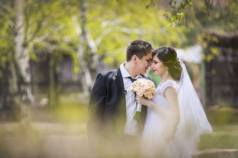 Fotógrafo de casamento Anna Starovoytova (bysinka). Foto de 26 de maio 2017