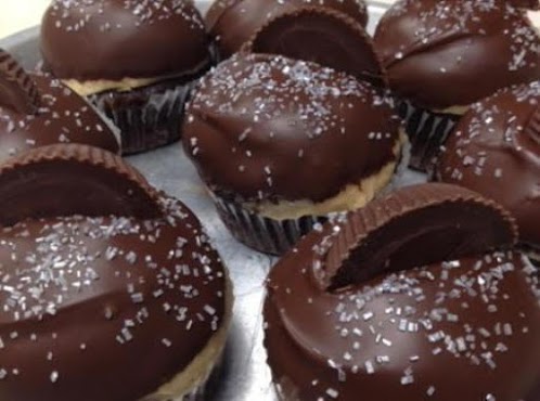 Reese Cup Cupcakes (Buckeye Cupcakes)