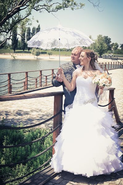 結婚式の写真家Irina Tausz (irinaphoto)。2015 6月29日の写真