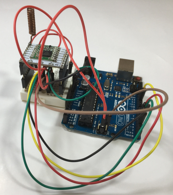 Arduino Uno and LoRa module compact 4