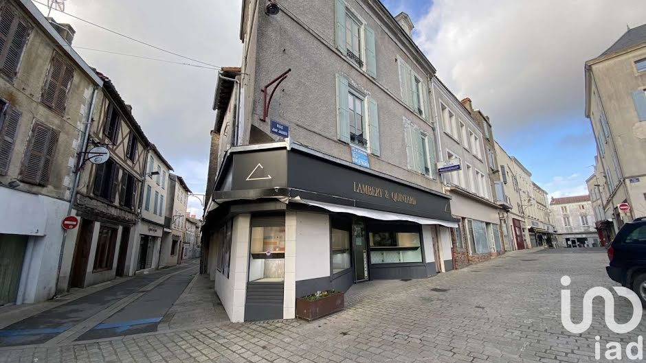 Vente maison 8 pièces 287 m² à Parthenay (79200), 85 000 €