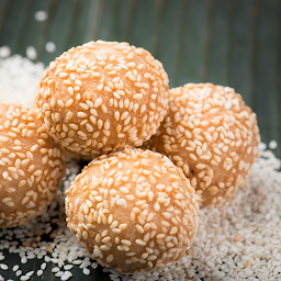 Golden Fried Sesame Balls 芝麻球