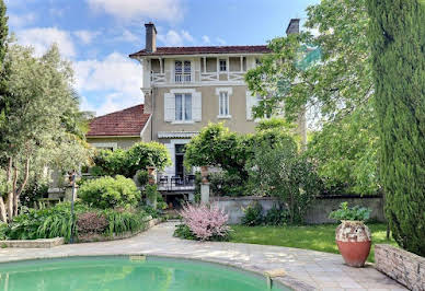 Maison avec piscine et terrasse 6