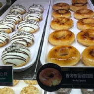 Krispy Kreme Doughnuts 甜甜圈