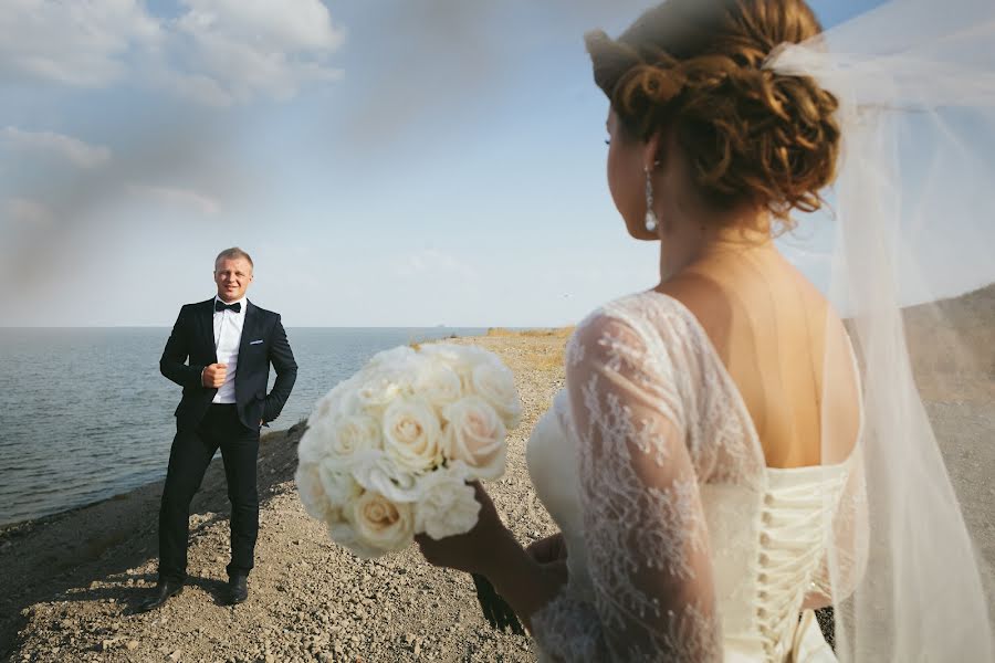 Wedding photographer Anton Bakaryuk (bakaruk). Photo of 21 April 2016