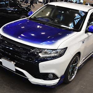 アウトランダーPHEV GG2W