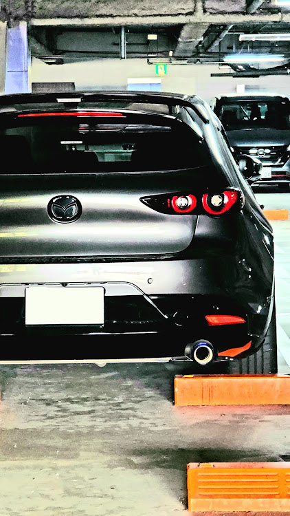 MAZDA3のまるさんが投稿したカスタム事例の投稿画像1枚目