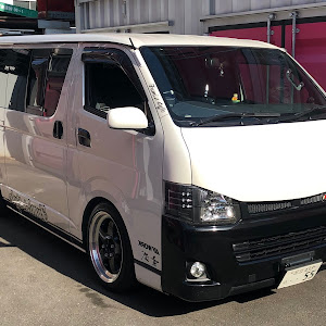 ハイエースバン TRH200V