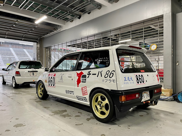 トゥデイのK4GP FUJI 10時間耐久・富士スピードウェイレーシングコース・#860・チーバ86@プラモ・シングルキャブの可能性に関するカスタム事例の投稿画像3枚目
