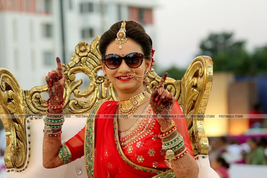 Fotógrafo de casamento Vijay Bhesaniya (bhesaniya). Foto de 8 de junho 2023