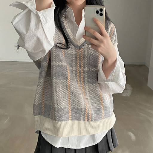 Title 10, Contrasting Checkered V Neck Sleeveless Top, Lo...